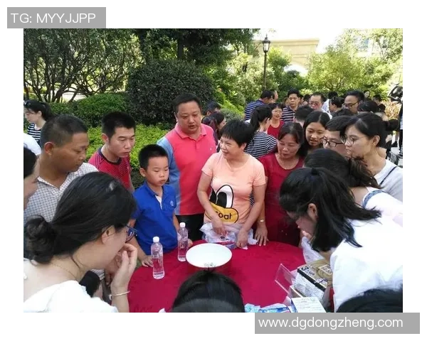 足球明星齐聚厦门激情踢球引发球迷热潮盛况空前